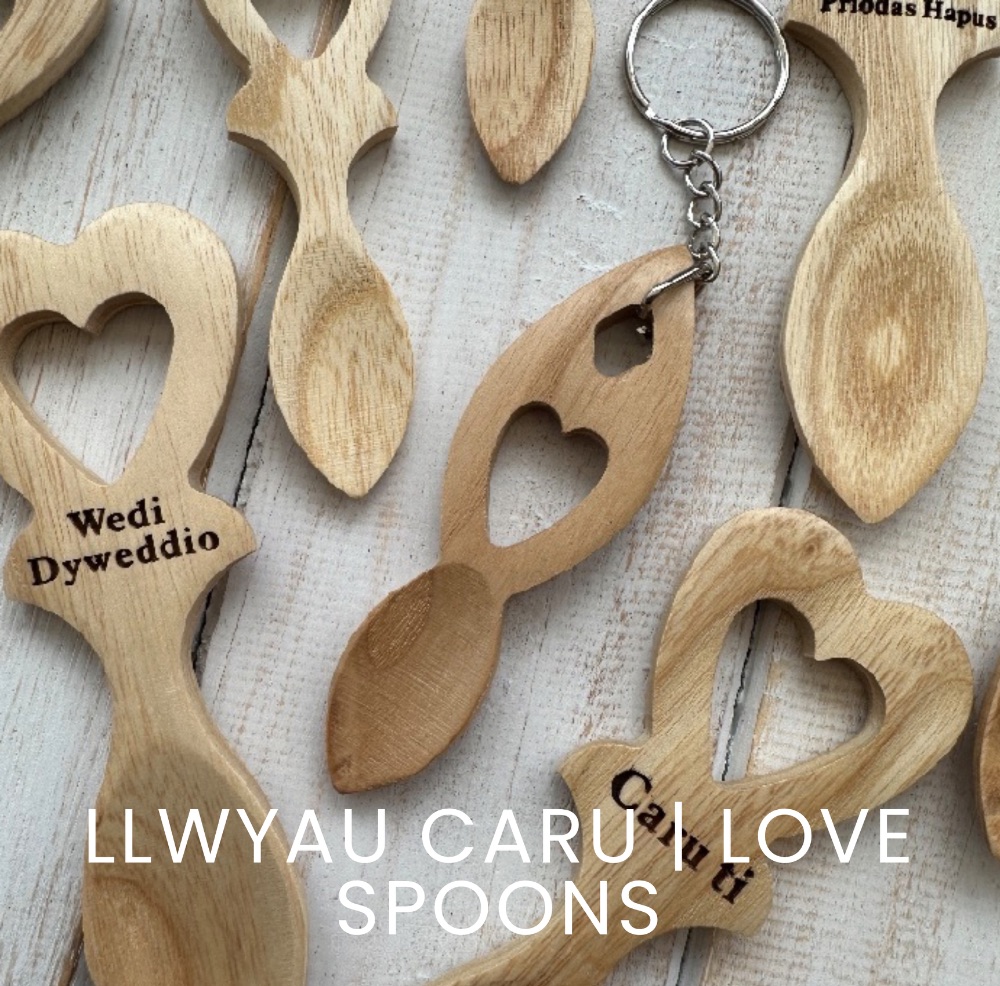 Llwyau Caru | Love Spoons
