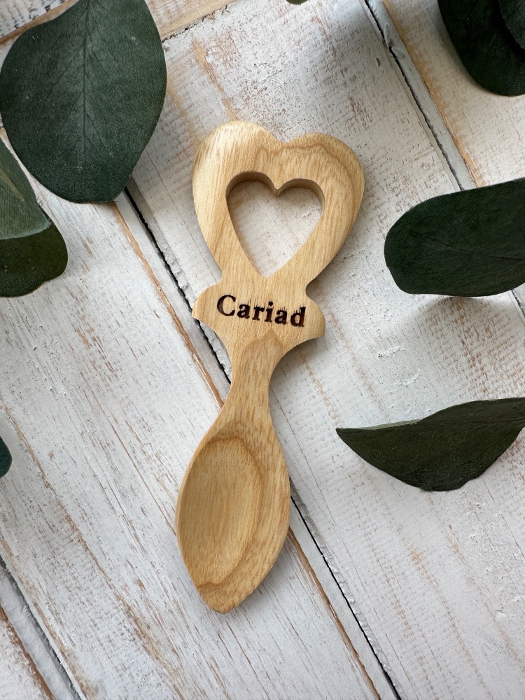 Llwy Caru Cariad Pren | Welsh Wooden Love Spoon