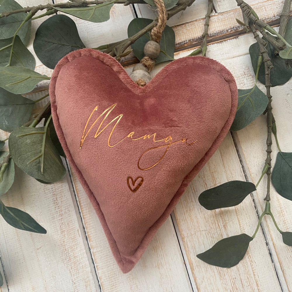 Addurn Mamgu Calon Pinc a Rose Gold | Welsh Gran Pink & Rose Gold Plush Heart Decoration