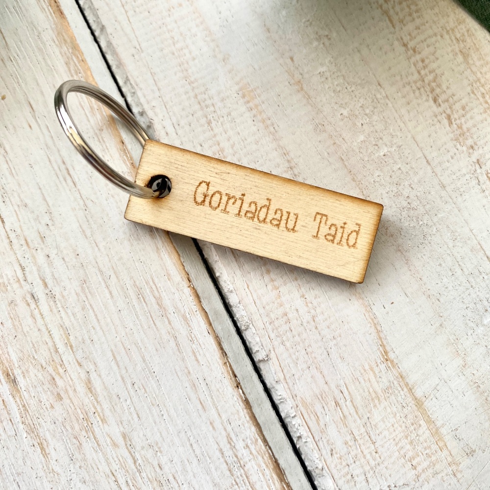 Cylch Goriadau Taid Pren | Welsh Grandad's Keys Wooden Keyring