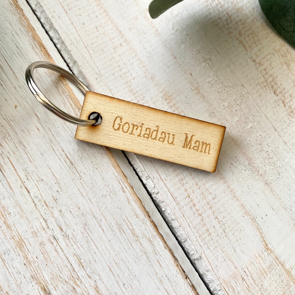 Cylch Goriadau Mam Pren | Welsh Mum's Keys Wooden Keyring
