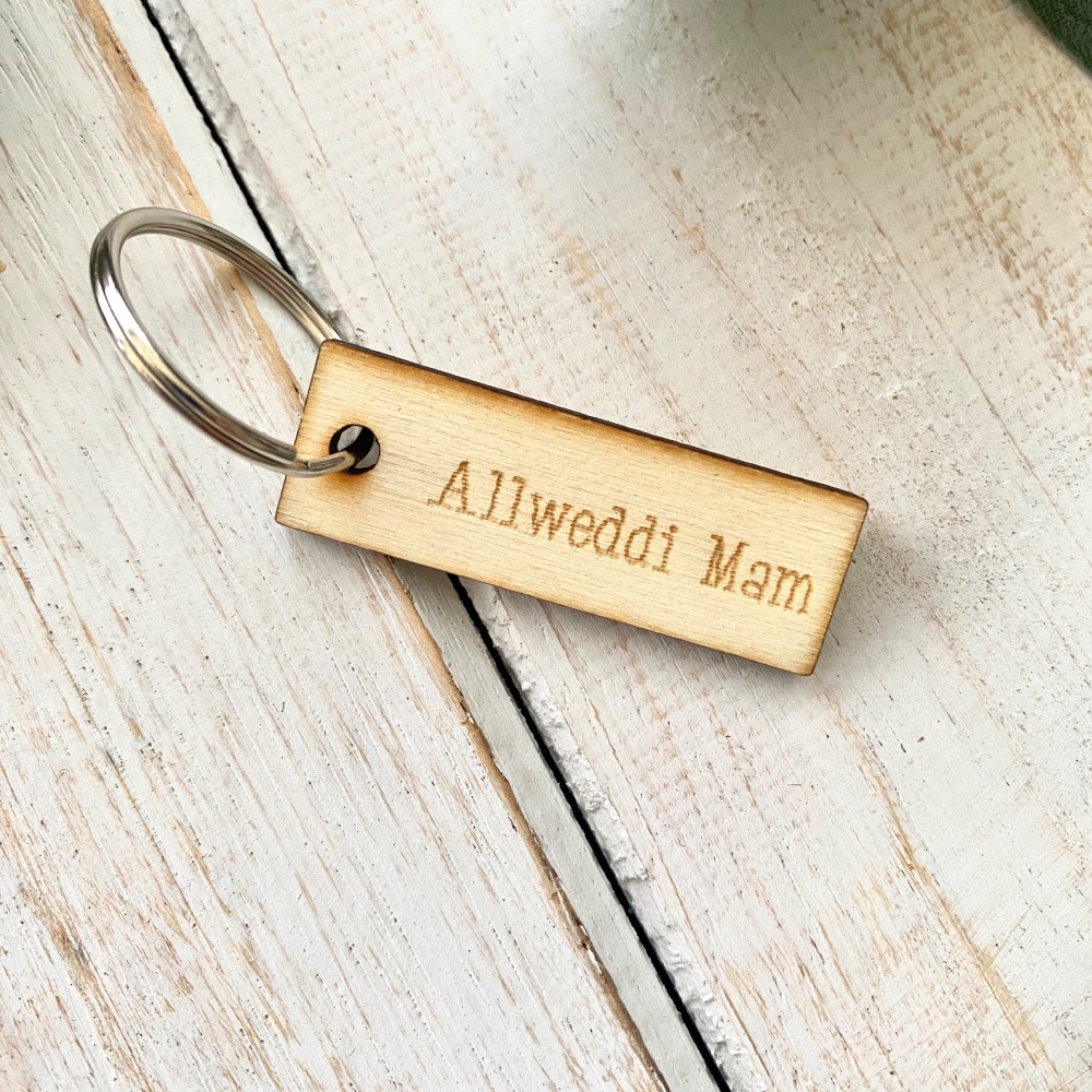 Cylch Allweddi Mam Pren | Welsh Mum's Keys Wooden Keyring