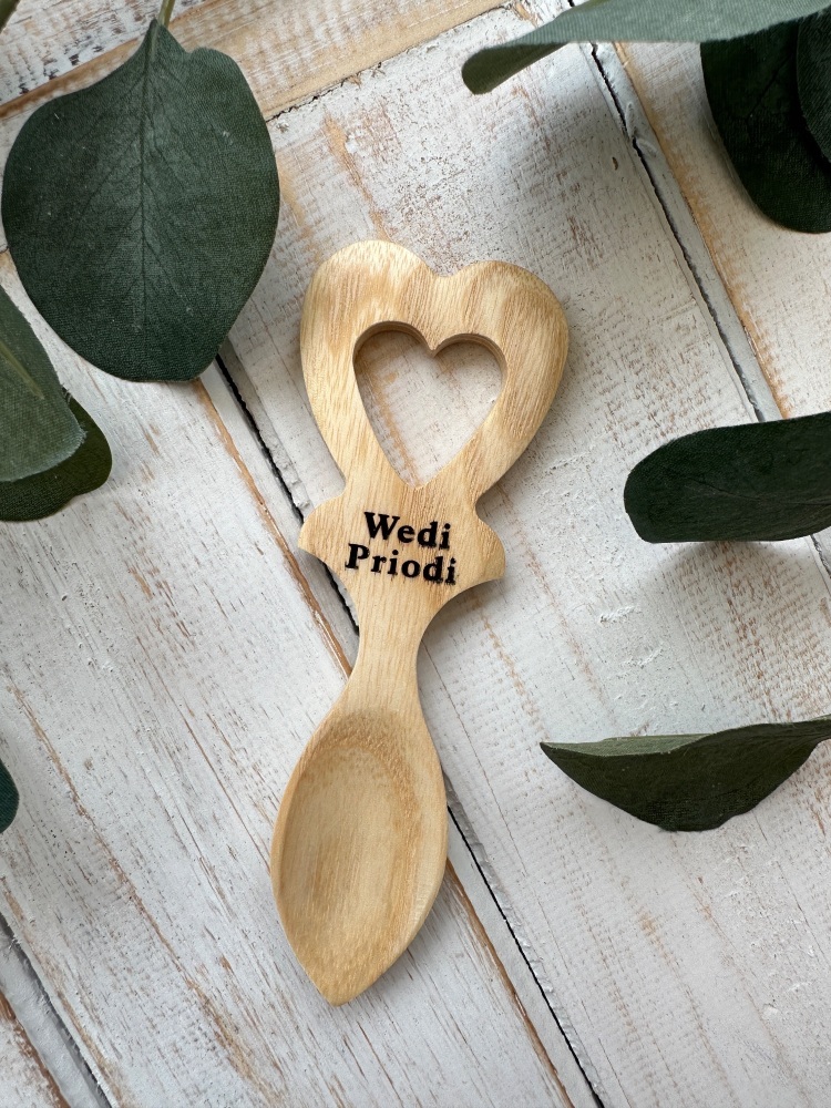 Llwy Caru Wedi Priodi Pren | Welsh Just Married Wooden Love Spoon