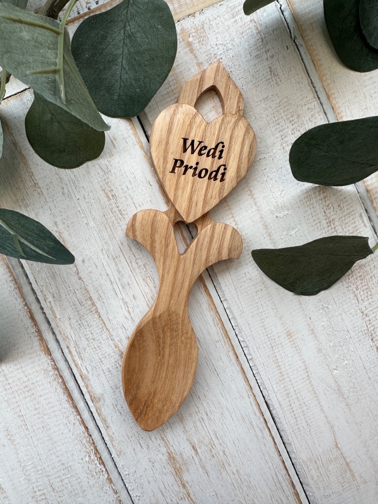 Llwy Caru Wedi Priodi Pren | Welsh Just Married Wooden Love Spoon