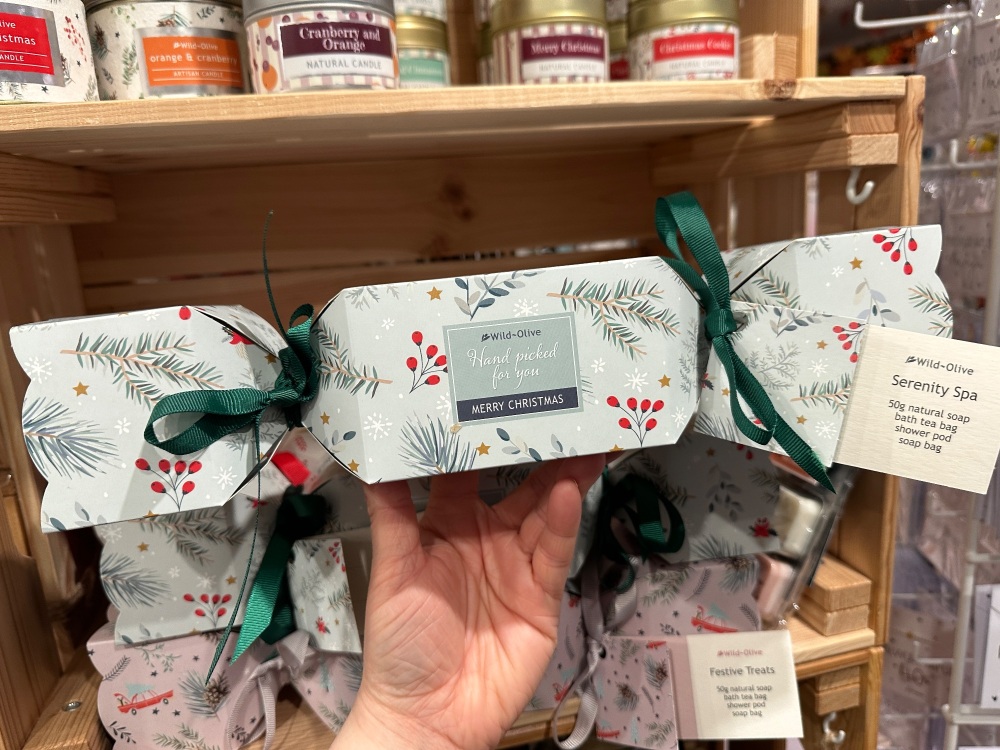Serenity Spa Bath & Shower Cracker Gift Set | Wild Olive