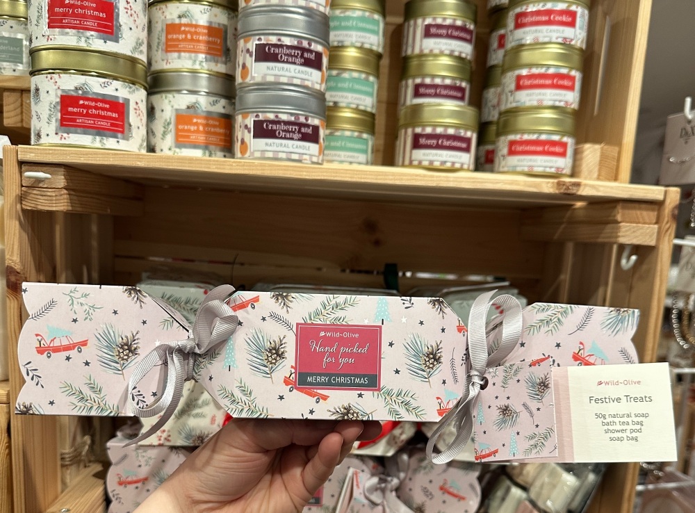 Festive Treats Bath & Shower Cracker Gift Set | Wild Olive