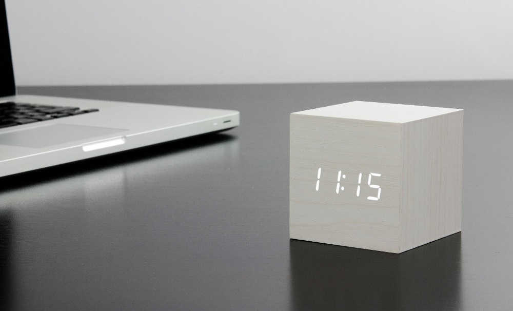 Cube Click Clock White | Gingko