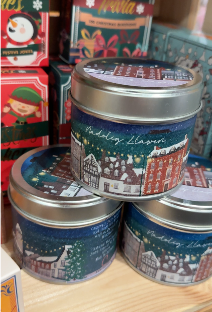 Cannwyll Nadolig Llawen Darluniad Tref Rhuthun | Nadolig Llawen Ruthin Tin Candle