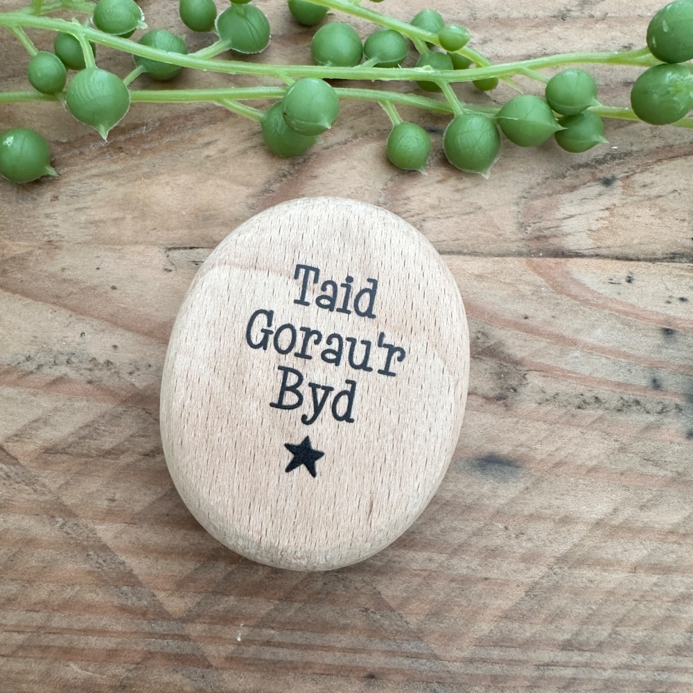 Tocyn Pren Taid Gorau'r Byd | Wooden Best Grandad in the World Token Gift