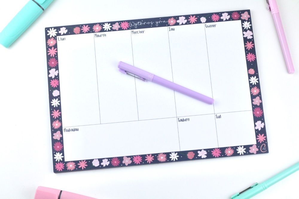 Cynllunydd Wythnos A4 Blodeuog | Welsh Weekly Planner in a Bold Flower Design