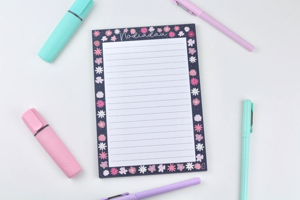 Pad Nodiadau A5 Blodeuog | Welsh Notepad in a Bold Flower Design