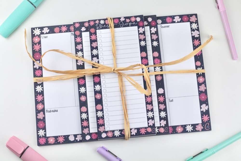 Set Nodiadau Blodeuog | Welsh Notepad Set in a Bold Flower Design