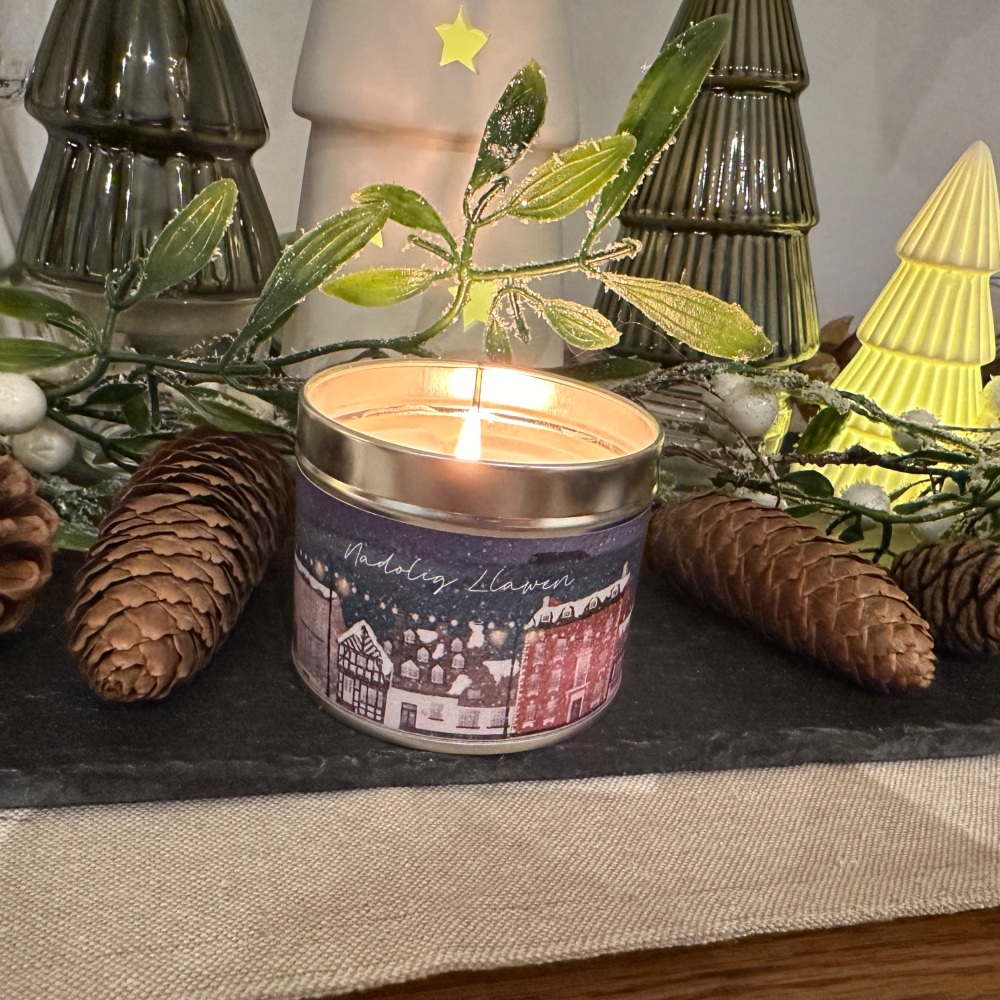 Cannwyll Nadolig Llawen Darluniad Tref Rhuthun | Nadolig Llawen Ruthin Tin Candle