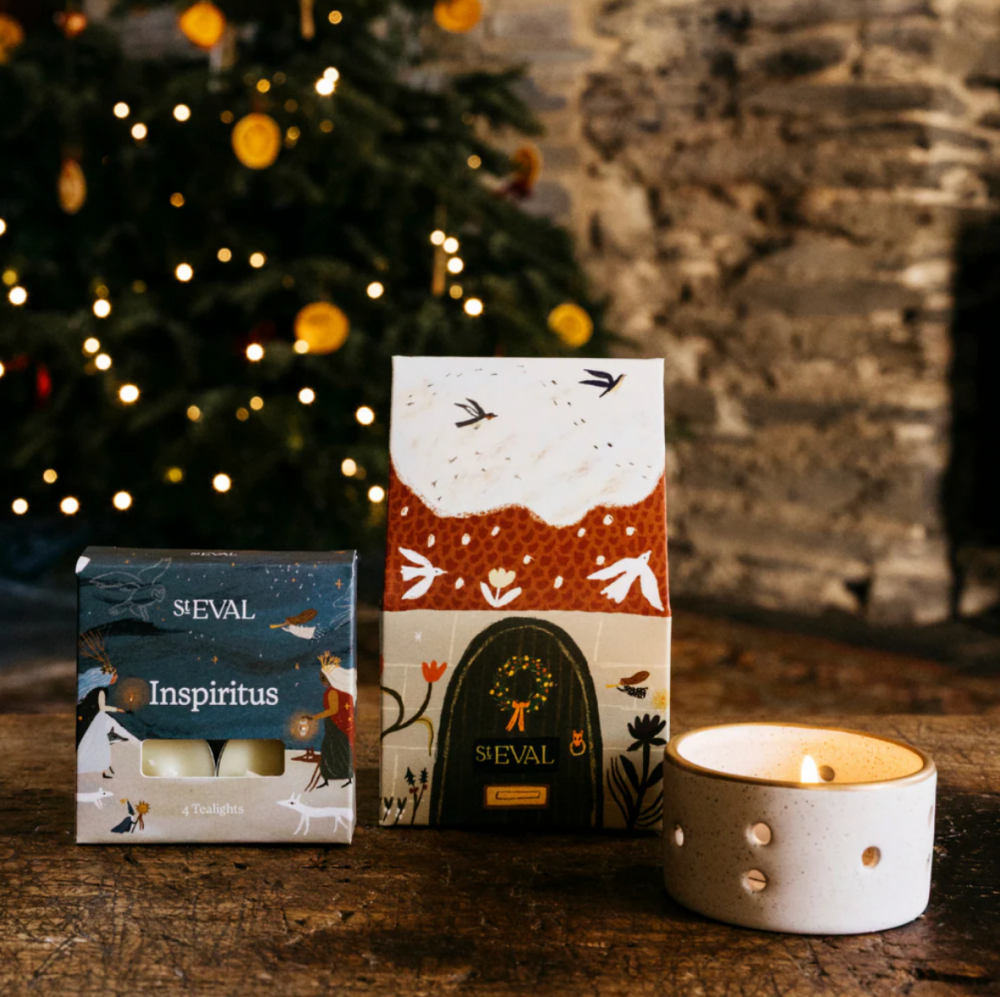 Inspiritus Christmas Cottage with Tealight Candles and Tealight Holder | St Eval