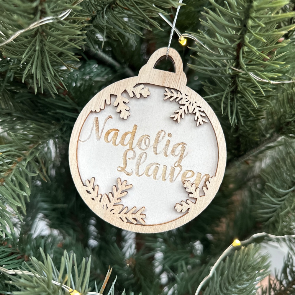 Addurniad Nadolig Llawen Pren Coeden Nadolig | Welsh Nadolig Llawen Wooden Hanging Decoration