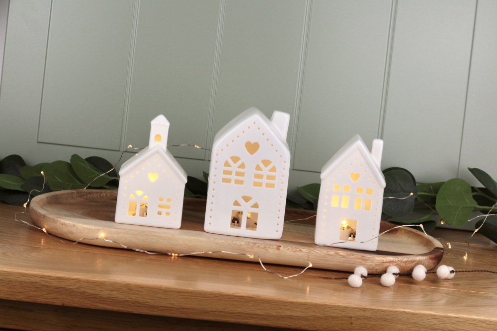 White Ceramic Heart LED House Skinny