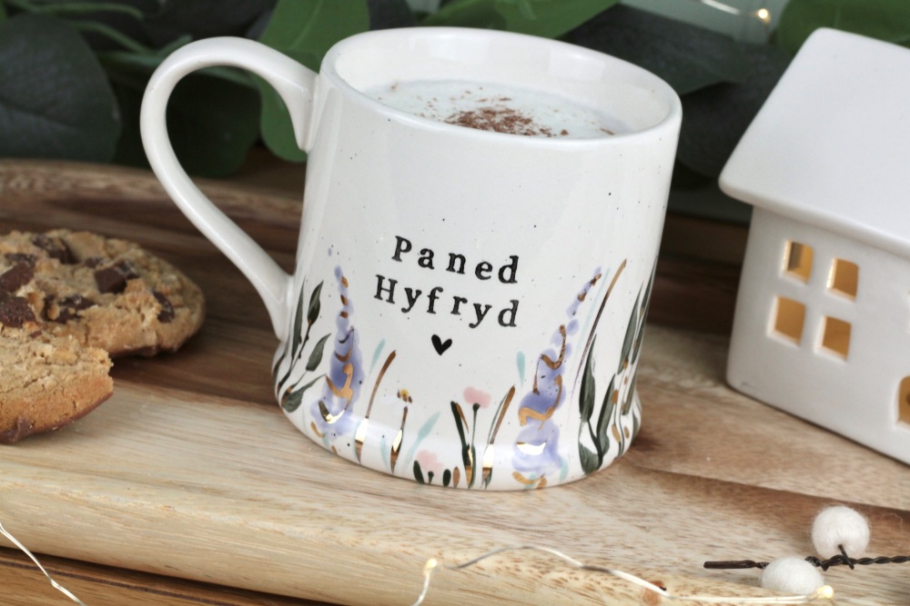 Mwg Paned Hyfryd Blodeuog Piws | Welsh Lovely Cuppa Pastel Gold Flora Mug