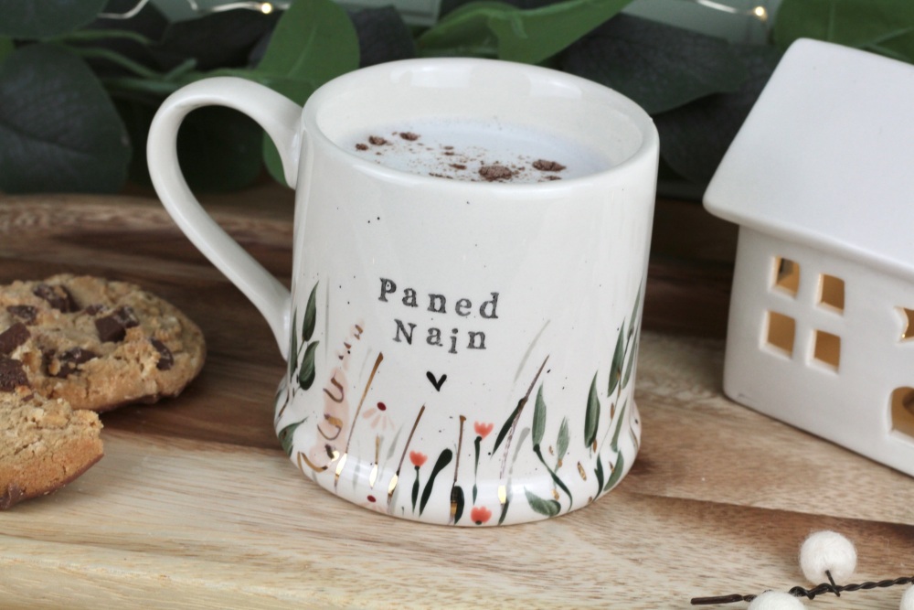 Mwg Paned Nain Hyfryd Blodeuog Pinc | Welsh Nan's Cuppa Nude Gold Flora Mug