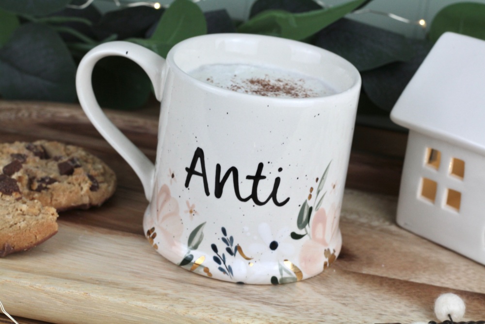 Mwg Anti Blodeuog | Welsh Auntie Blossom Mug