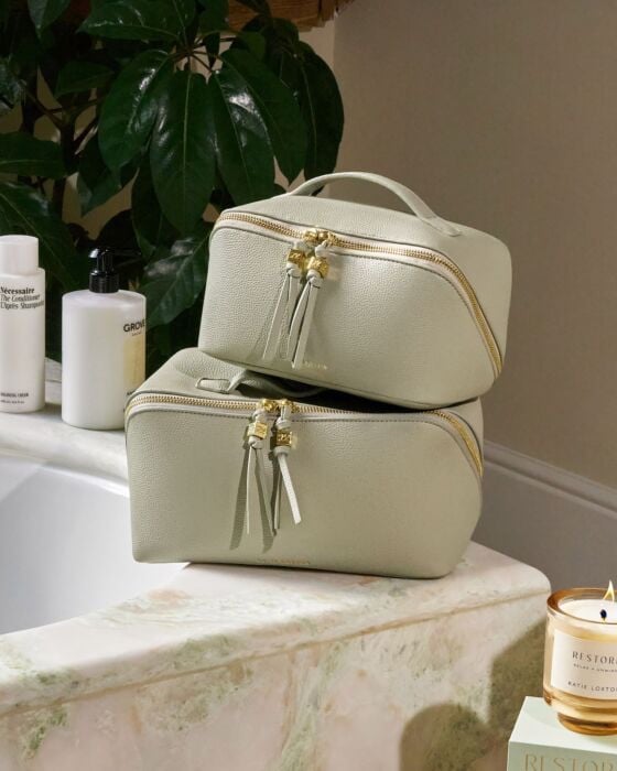 Soho Medium Makeup/Wash Bag in Green Mist | Katie Loxton