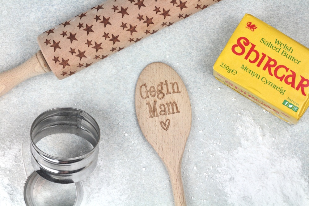 Llwy Bren Gegin Mam | Welsh Mum's Kitchen Wooden Spoon