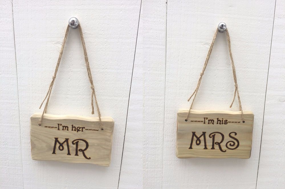 I'm her Mr & I'm his Mrs - 15cm x 10cm (2 Piece)