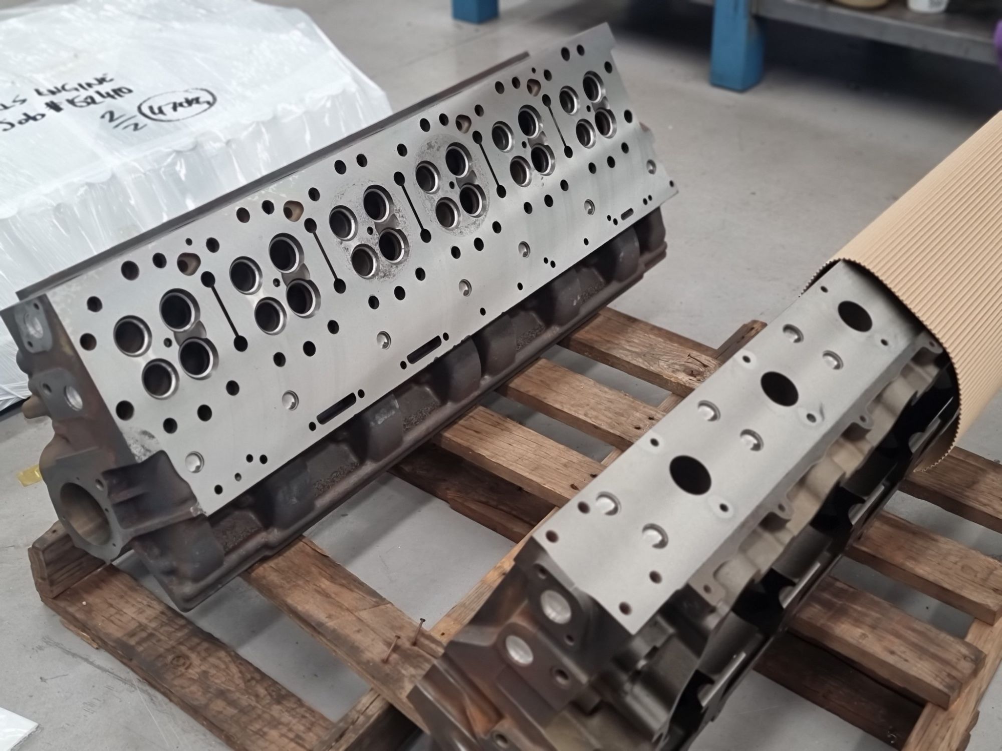 CaterpillarÂ® Used C27 Parts - Second Hand Cylinder Heads For Sale