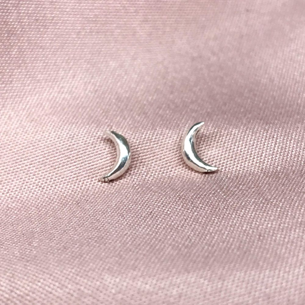 Tiny Moon Earrings 