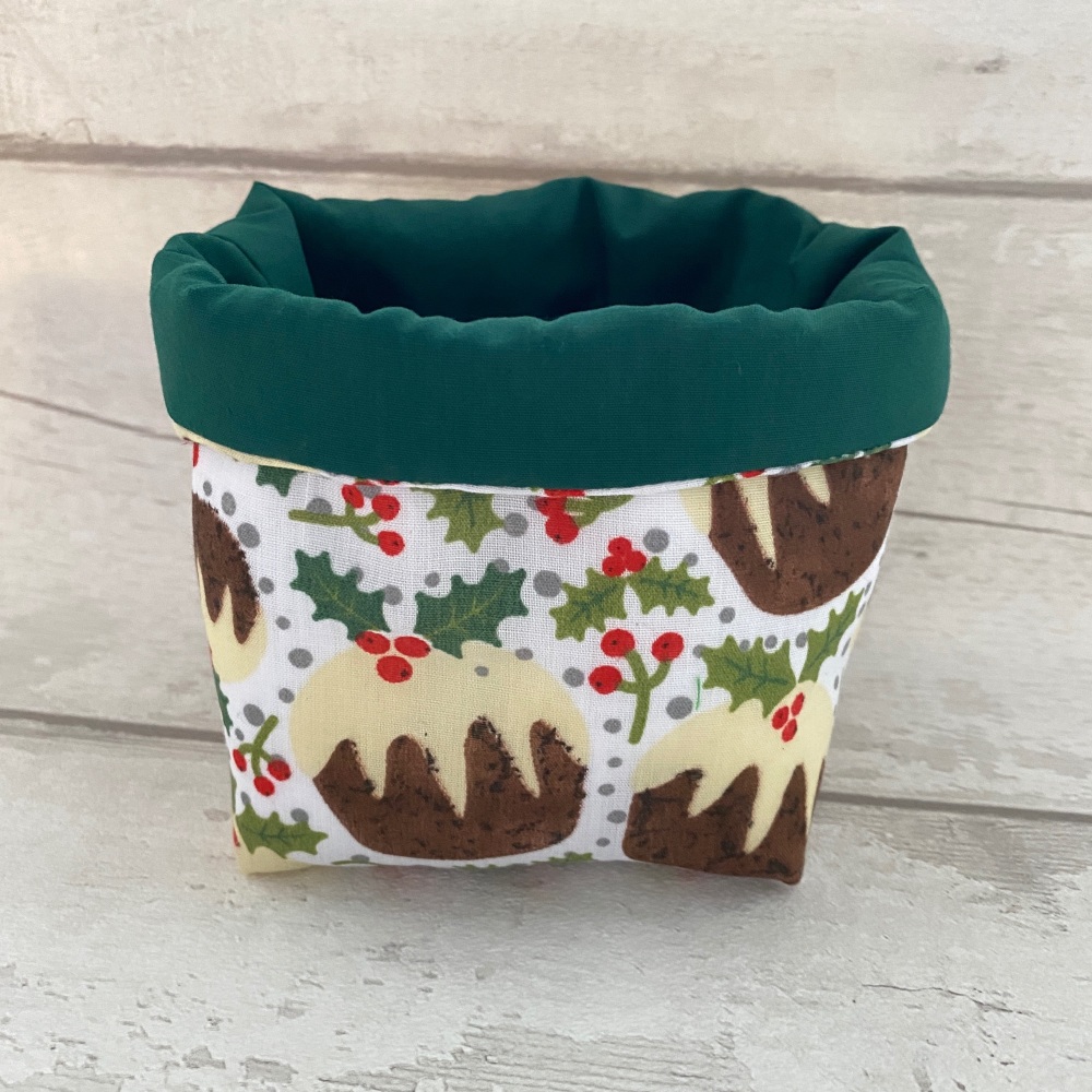 Christmas Pudding Green Lining Fabric Basket