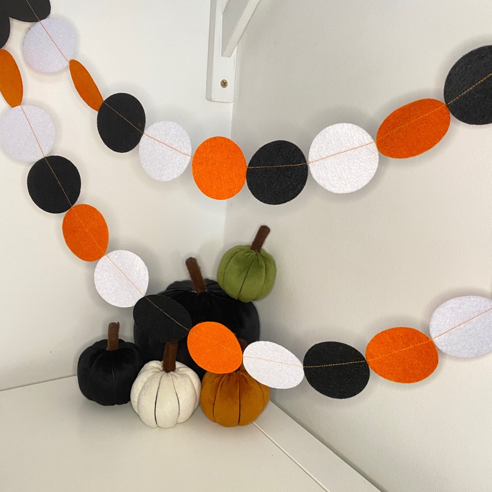White/Black/Orange Circles Halloween Garland