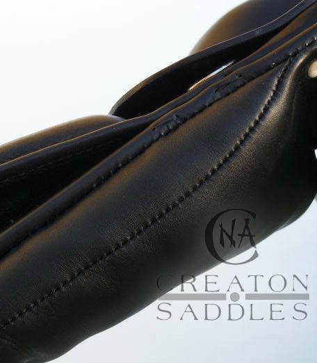 gusset-detail-on-dressage-saddle