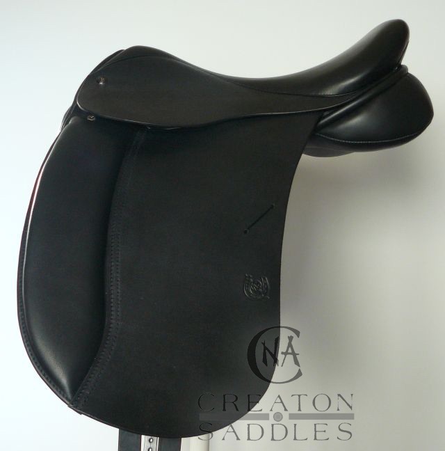 dressage-saddle-with-flocked-panel