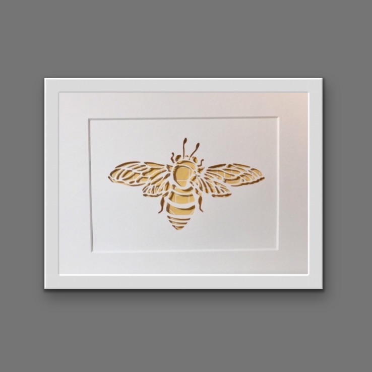 Bee (medium frame 23 x 32cm)