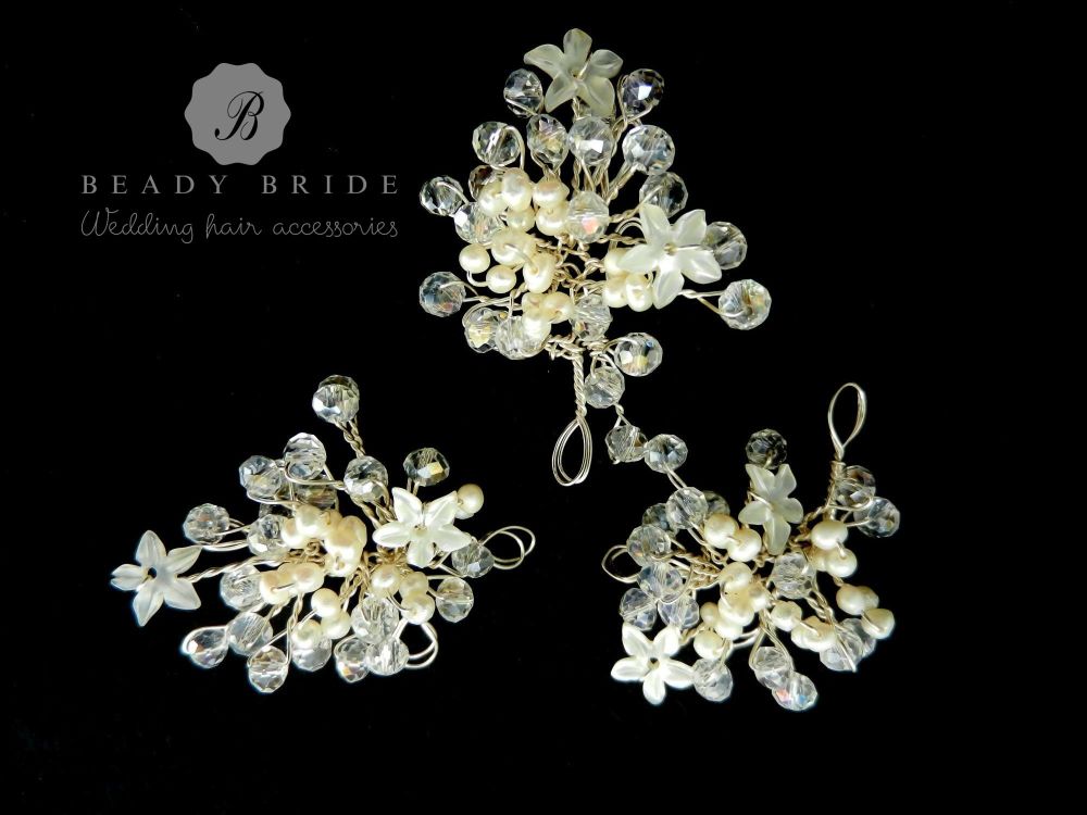 Little sprig-bridal-hair-pin-by-Beady Bride-UK (1) Little sprig-bridal-hair-pin-by-Beady Bride-UK (1)