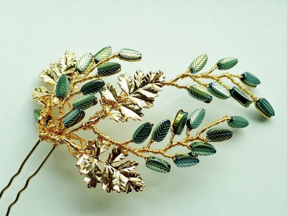 A-3-Carmel-Beady Bride`s signature hair pin accessory