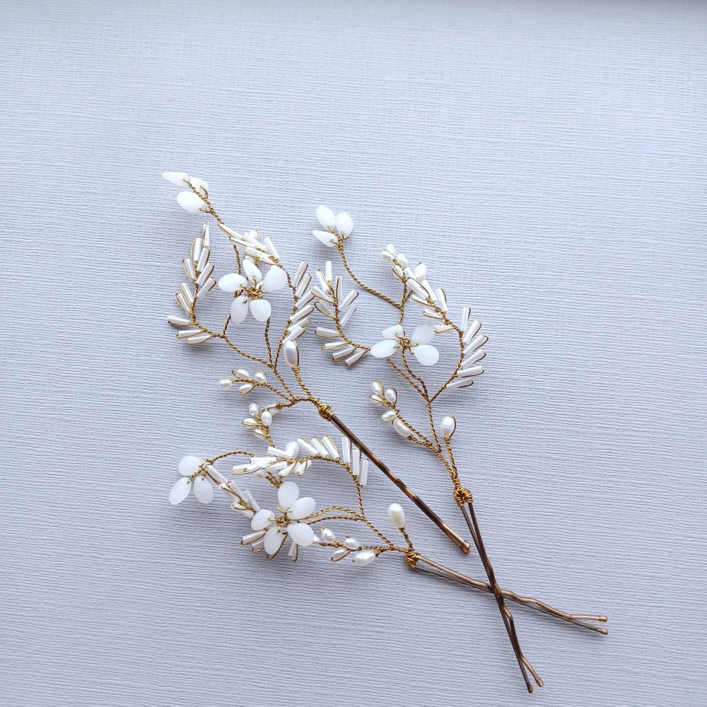 Opal-white flower bridal-wedding hair pins-Guilia