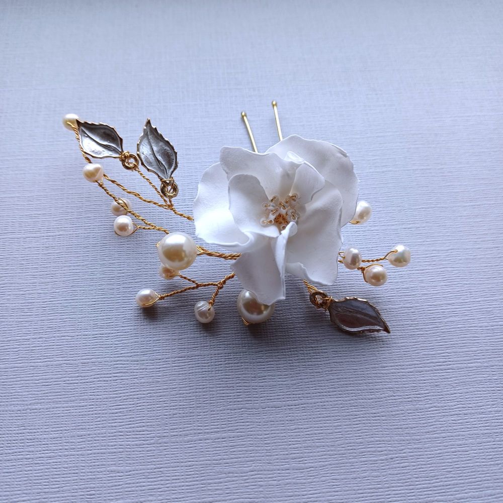 White floral bridal hair accessory-handmade by Beady bride-UK-Cindy (3)