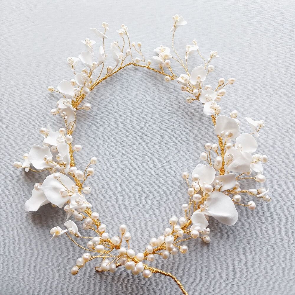 CLLY- A white petal and pearl bridal head garland