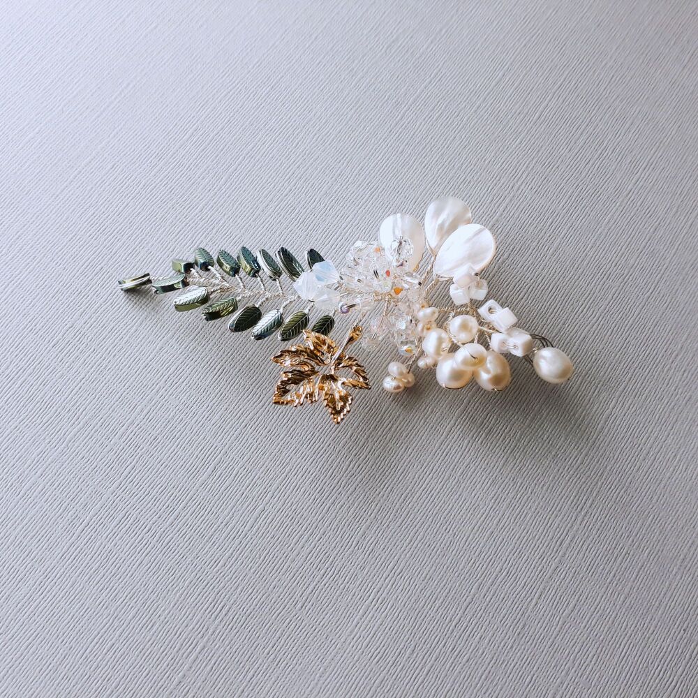 White pearl with green and gold leaf hair pin-0A-BBS-Carmel.Green