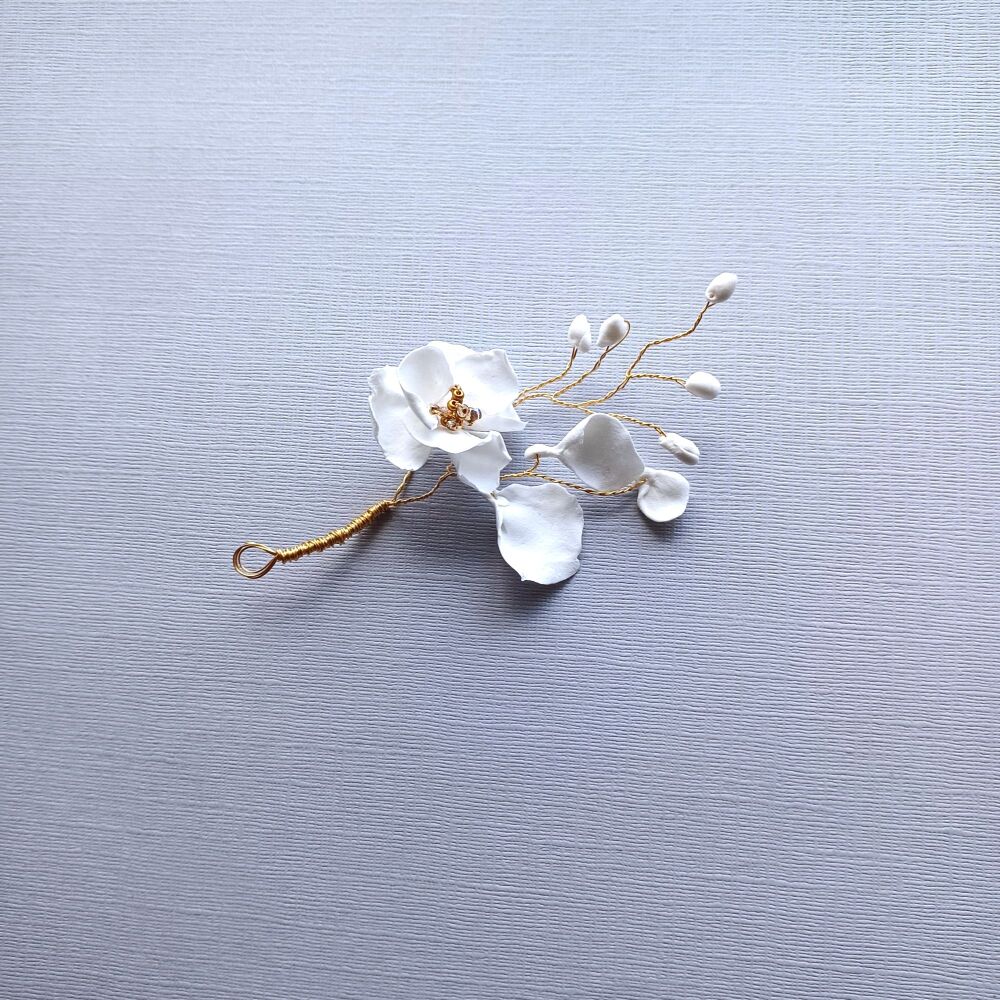 White flower hair pin -OA-BBS-Delilah-bm