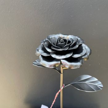 Steel metal rose with leaves WM1078