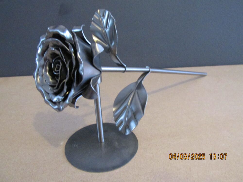 Steel metal rose WM1295