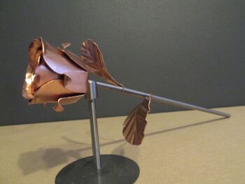 Anniversary copper rose with leaves with stand WM1198