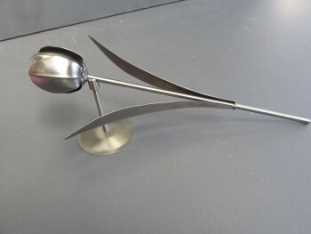 Steel tulip flower WM1351