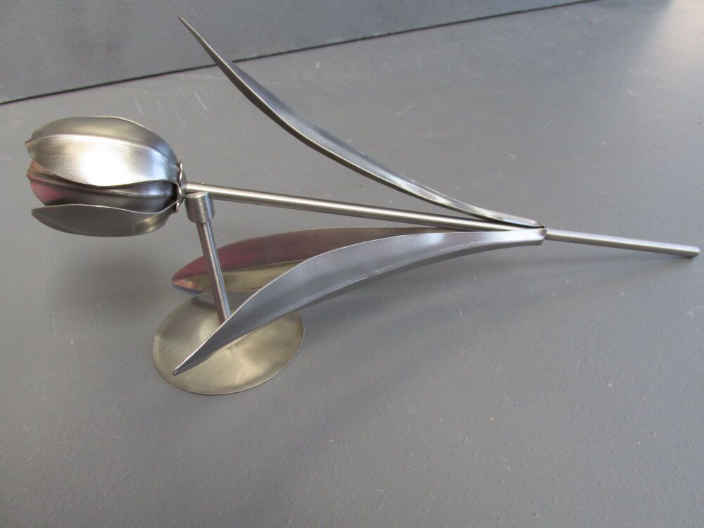 Steel tulip WM1038