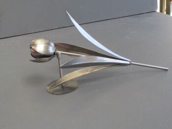 Steel tulip WM1352
