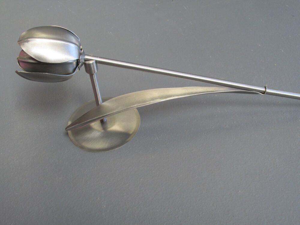 Steel tulip flower WM1356