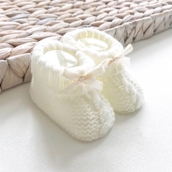 Cable Knit Booties With Bow - Cream