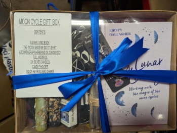 MOON CYCLE GIFT BOX