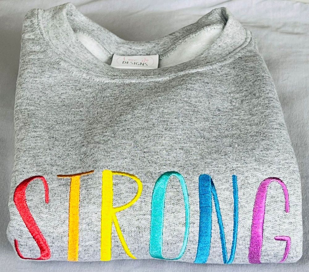 <!-- 001 -->  Strong Embroidered sweatshirt